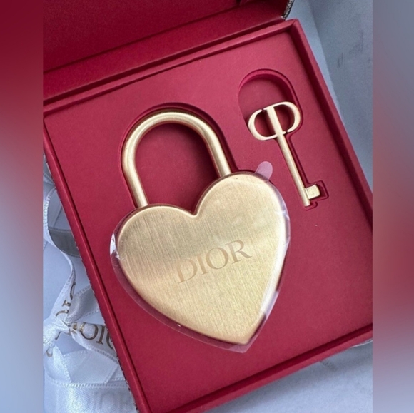Dior Accessories - NEW IN BOX DIOR NOVELTY HEART LOCK WITH KEY